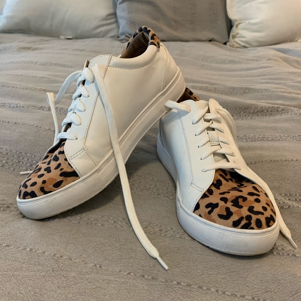 Women’s sneakers